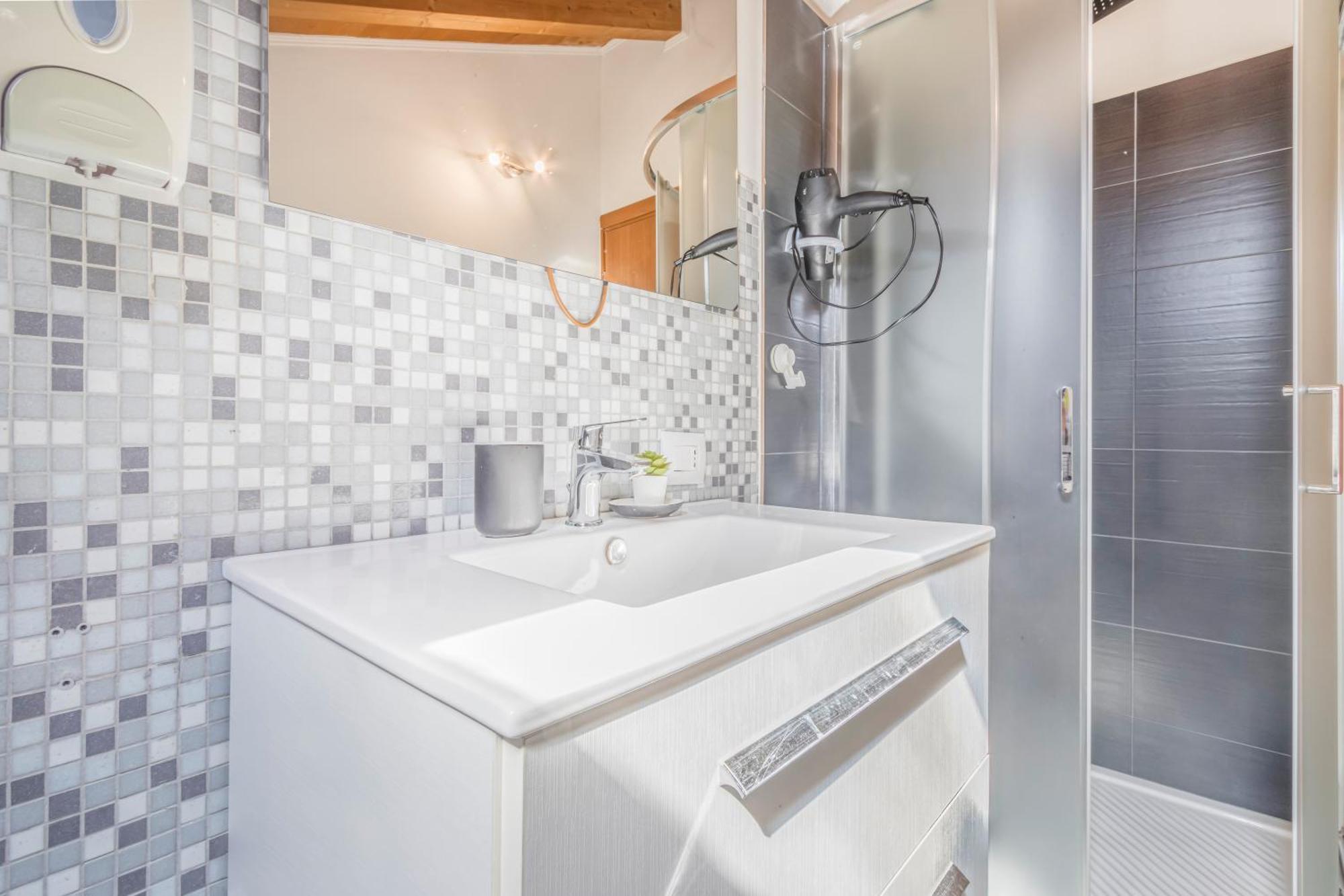 Appartement Stazione 200M - Wifi - Aria Condizionata - Smart Tv à Parme Extérieur photo